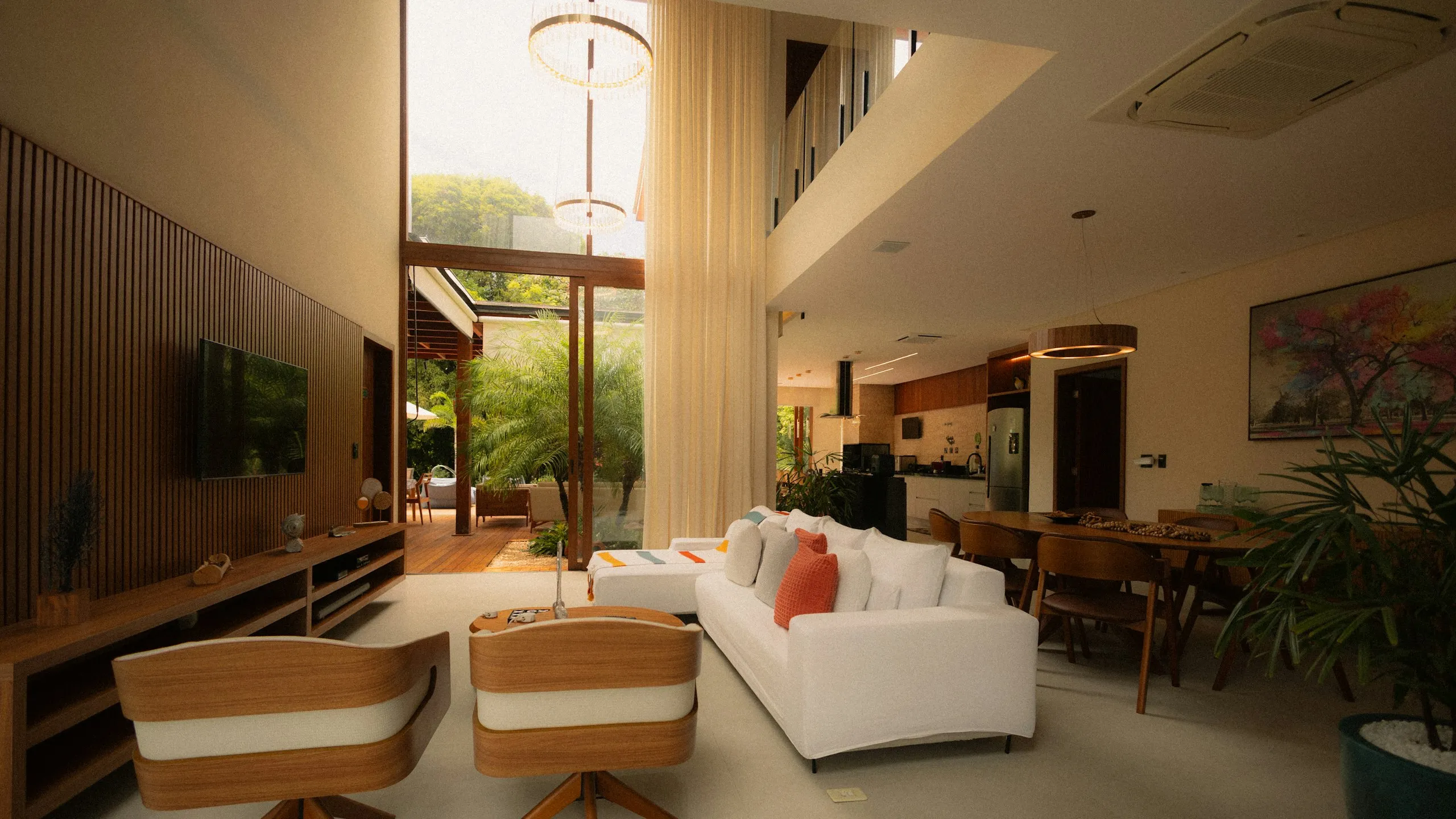 Casa dos Ipês — view 2